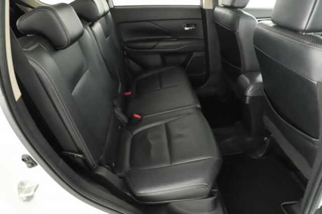 Mitsubishi Outlander  2.2 DI-D Invite