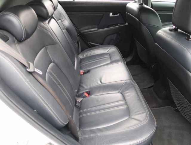 Kia Sportage  2.0 CRDi 