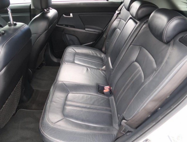 Kia Sportage  2.0 CRDi 