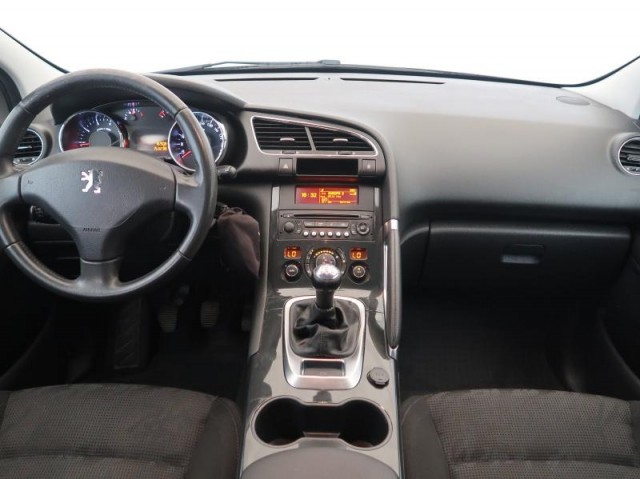 Peugeot 3008  1.6 VTi 