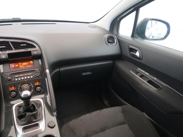 Peugeot 3008  1.6 VTi 