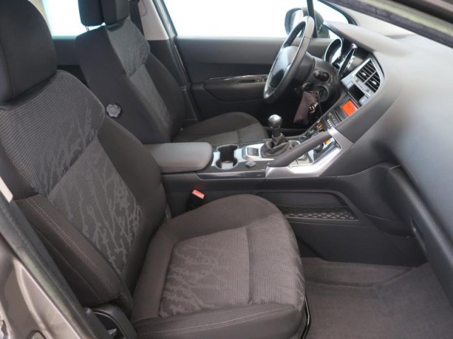 Peugeot 3008  1.6 VTi 