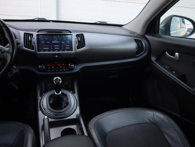 Kia Sportage  2.0 CRDi 
