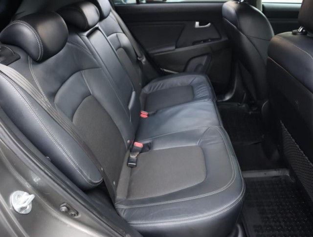 Kia Sportage  2.0 CRDi 