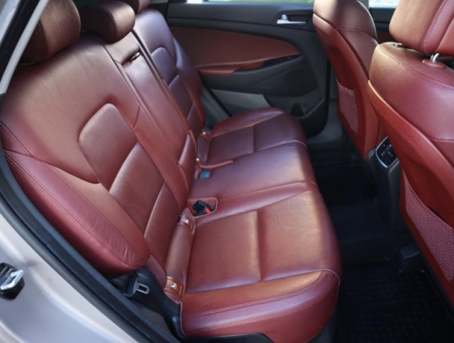 Hyundai Tucson  2.0 CRDi 