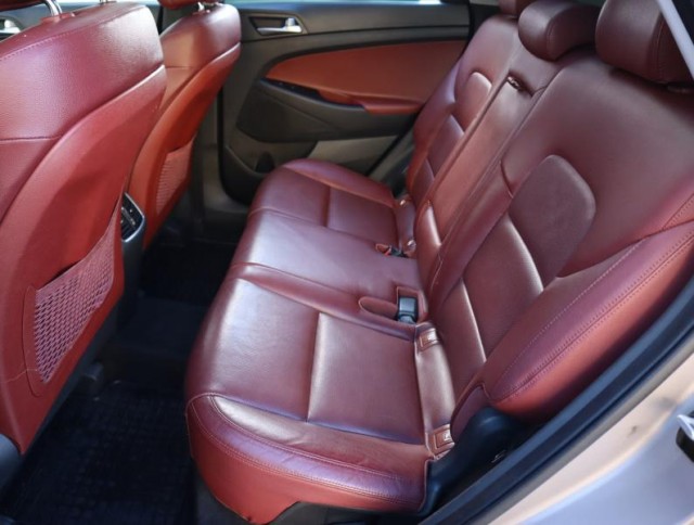 Hyundai Tucson  2.0 CRDi 