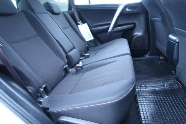 Toyota RAV 4  2.0 VVT-i Active