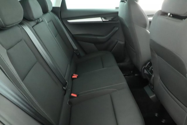 Škoda Karoq  1.5 TSI Fresh