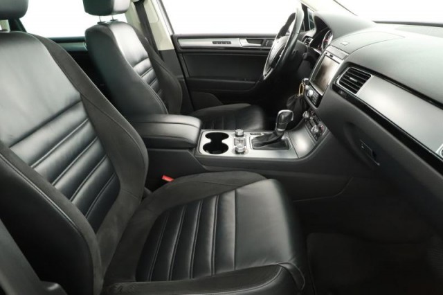 Volkswagen Touareg  3.0 TDI R-Line