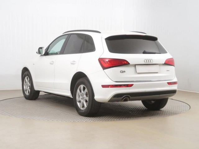Audi Q5  2.0 TDI S line