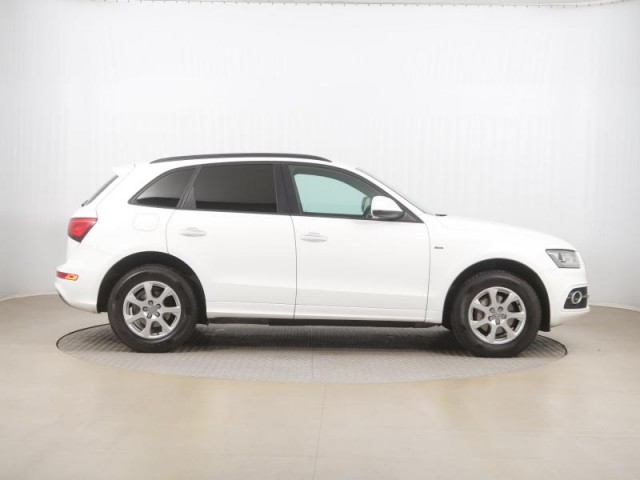 Audi Q5  2.0 TDI S line