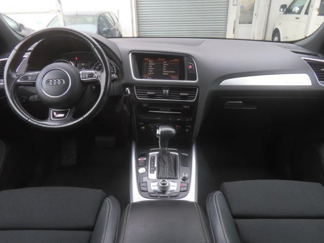 Audi Q5  2.0 TDI S line
