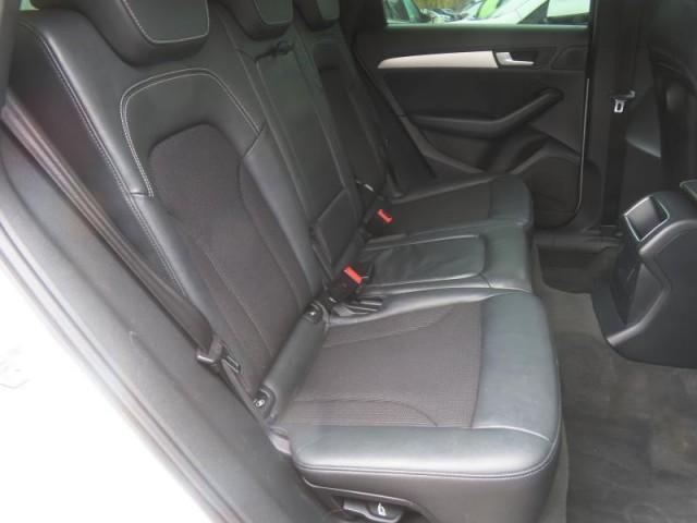 Audi Q5  2.0 TDI S line