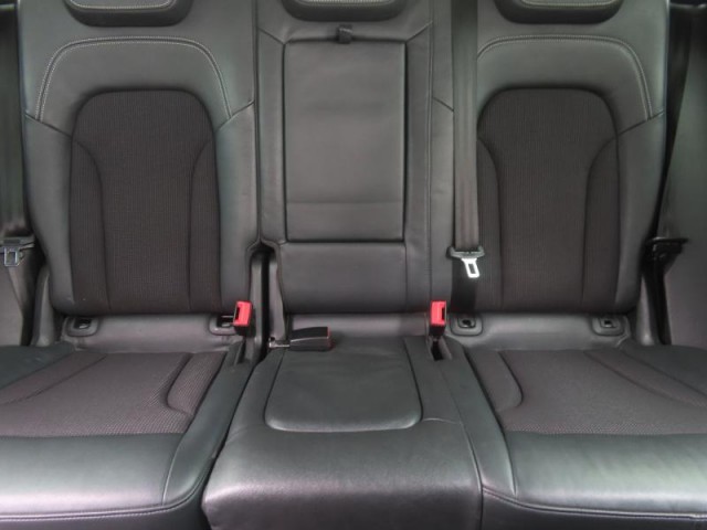 Audi Q5  2.0 TDI S line