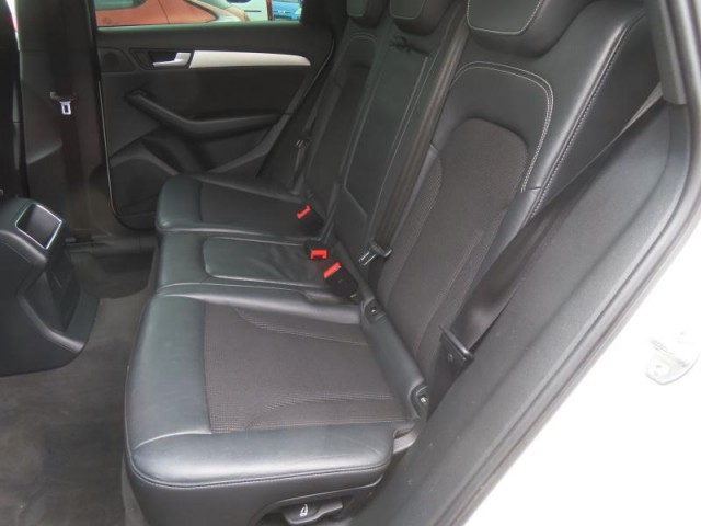 Audi Q5  2.0 TDI S line