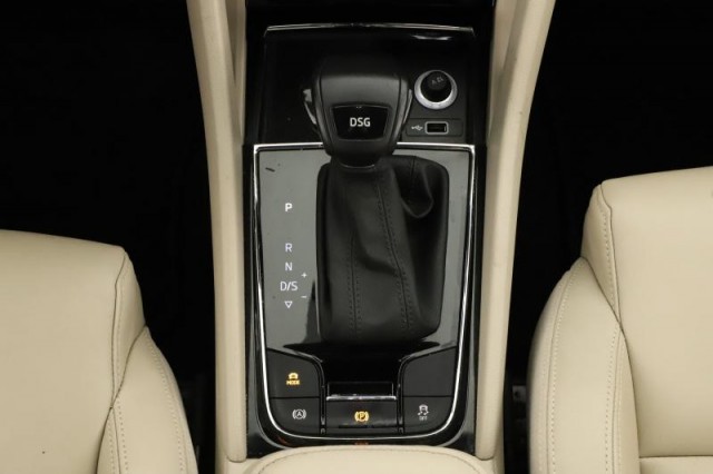 Škoda Karoq  1.5 TSI 