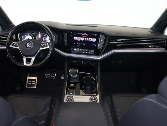 Volkswagen Touareg  3.0 TDI R-Line