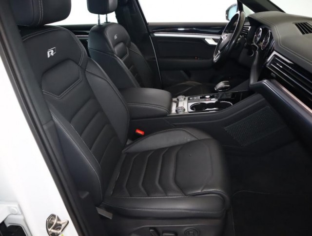 Volkswagen Touareg  3.0 TDI R-Line