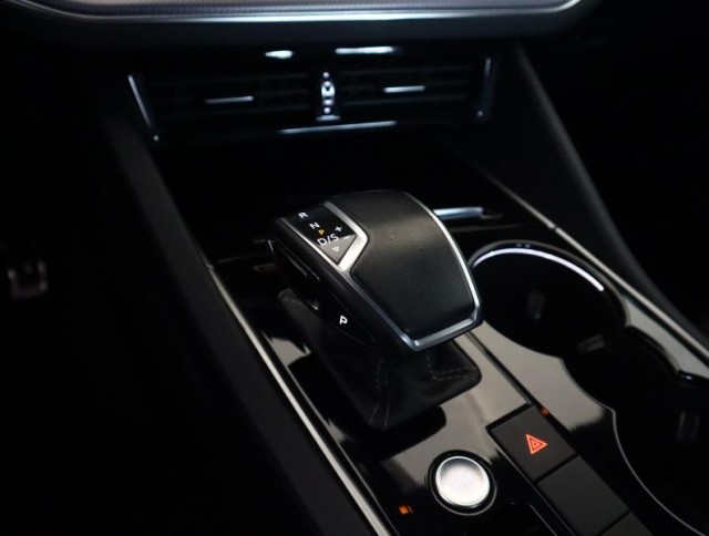 Volkswagen Touareg  3.0 TDI R-Line