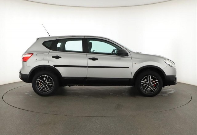 Nissan Qashqai  1.6 