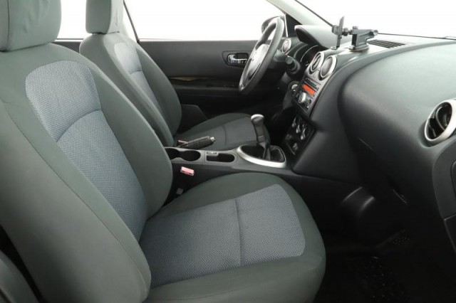 Nissan Qashqai  1.6 