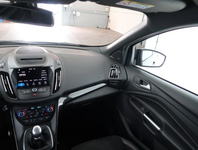 Ford Kuga  2.0 TDCi ST-Line