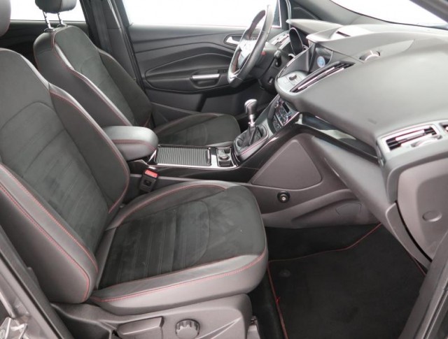 Ford Kuga  2.0 TDCi ST-Line