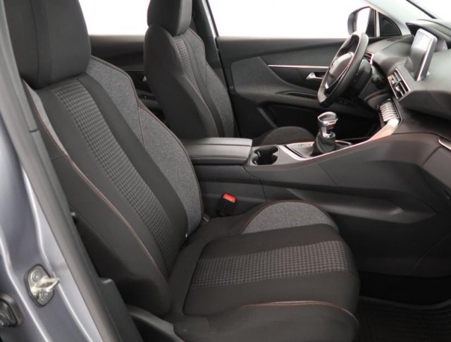 Peugeot 3008  1.5 BlueHDi Active