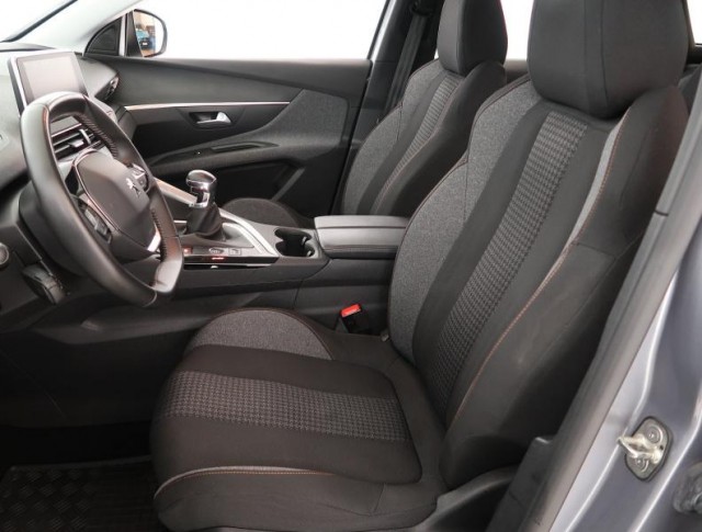 Peugeot 3008  1.5 BlueHDi Active