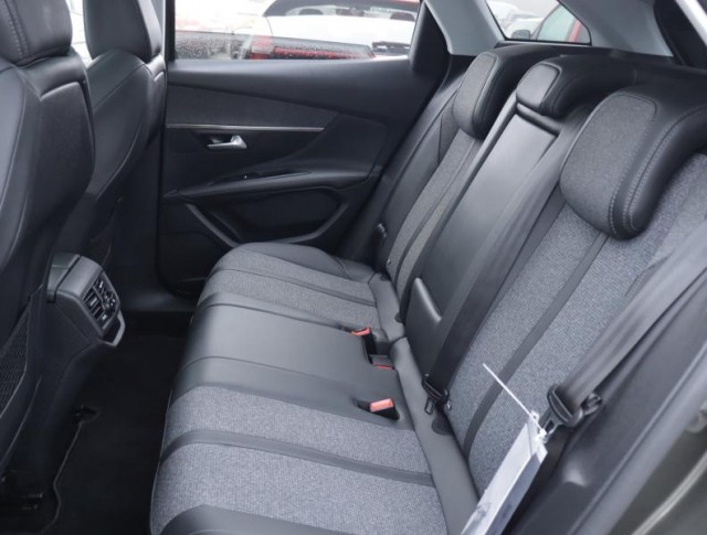 Peugeot 3008  1.5 BlueHDi Active