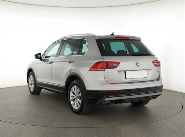 Volkswagen Tiguan  2.0 TSI 