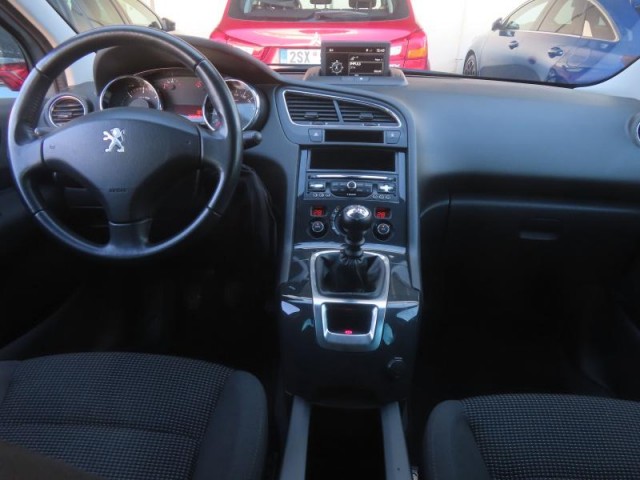 Peugeot 5008  1.6 HDi 