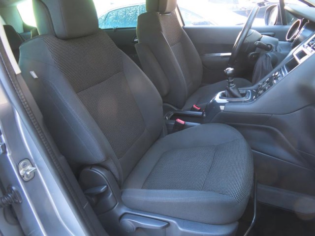 Peugeot 5008  1.6 HDi 