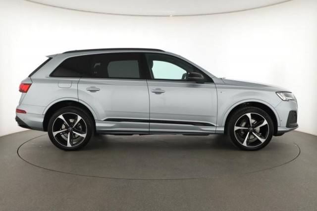 Audi Q7  50 TDI S-Line