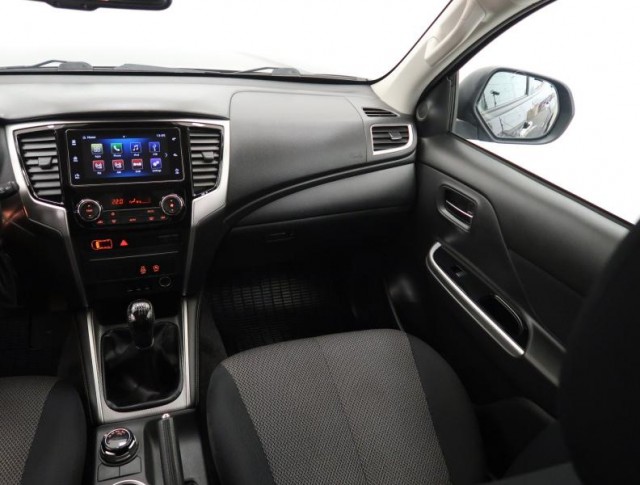 Mitsubishi L200  2.2 DI-D Instyle