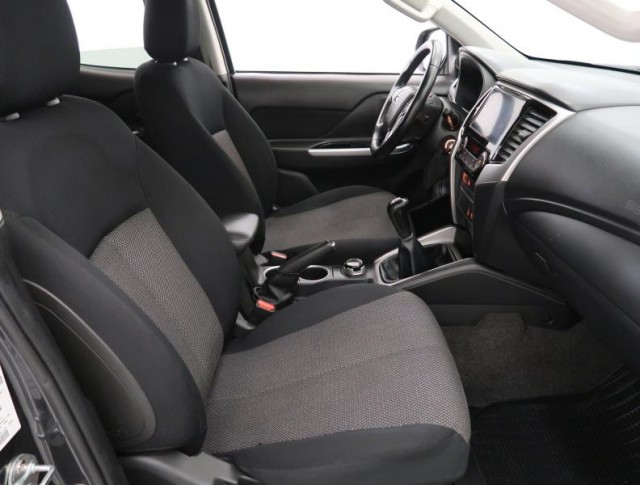 Mitsubishi L200  2.2 DI-D Instyle