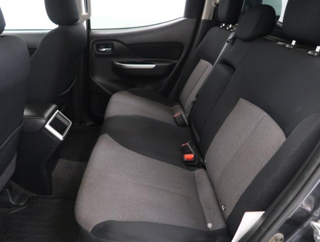 Mitsubishi L200  2.2 DI-D Instyle