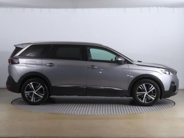 Peugeot 5008  PureTech 130 Allure