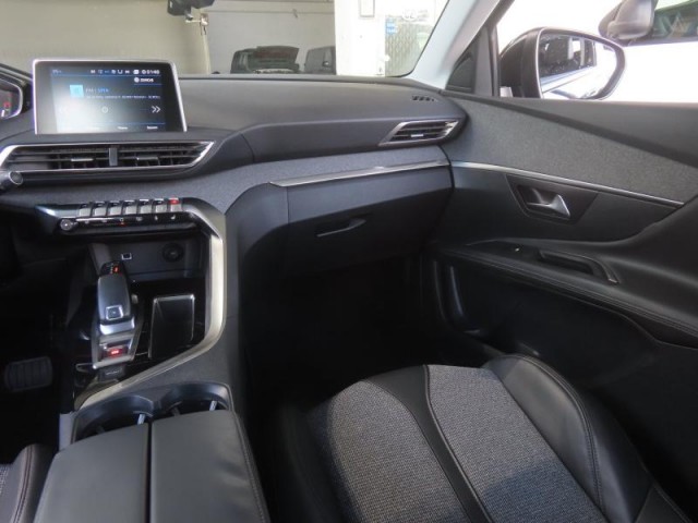 Peugeot 3008  1.2 PureTech 