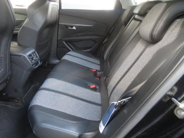 Peugeot 3008  1.2 PureTech 