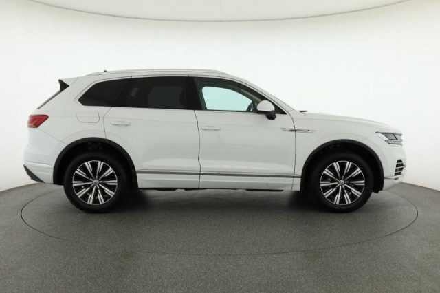 Volkswagen Touareg  3.0 TDI 