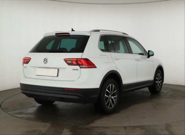 Volkswagen Tiguan  2.0 TSI Comfortline
