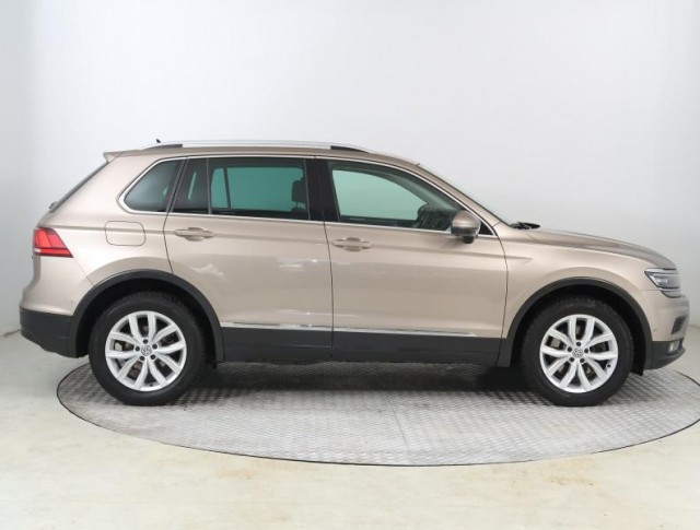 Volkswagen Tiguan  2.0 TSI 