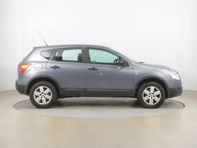 Nissan Qashqai  1.6 