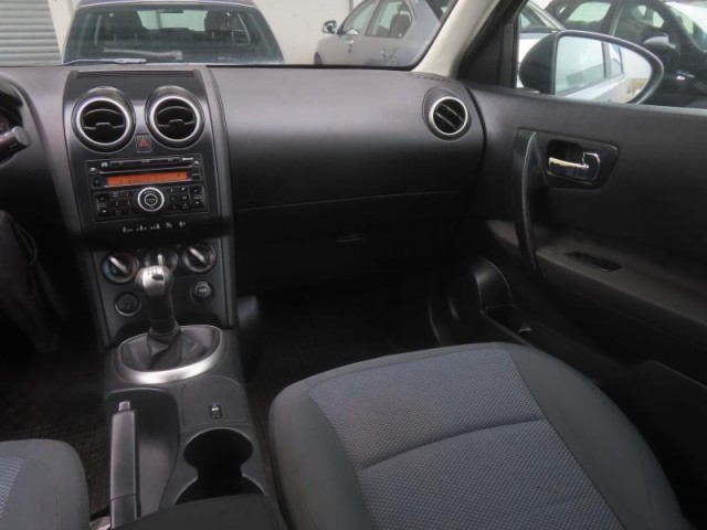 Nissan Qashqai  1.6 