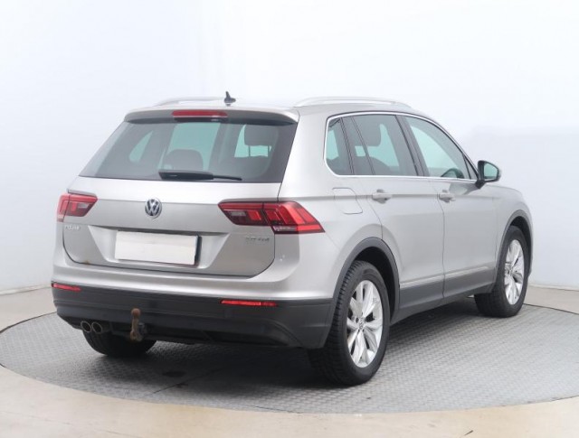 Volkswagen Tiguan  2.0 TDI 