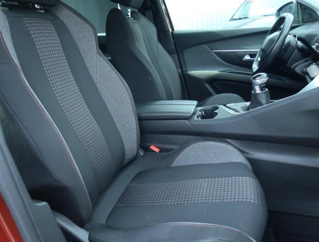 Peugeot 5008  PureTech 130 Active Pack