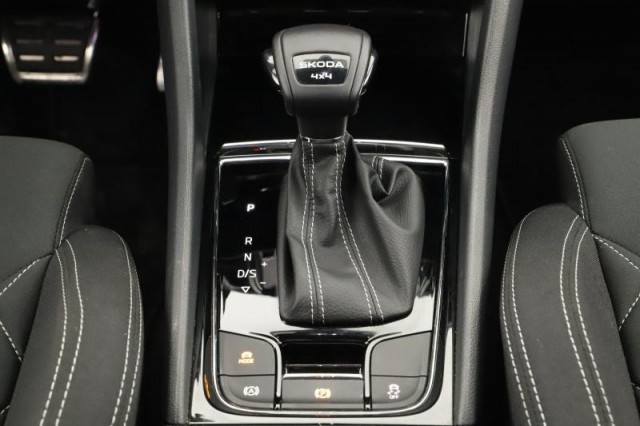 Škoda Karoq  2.0 TSI Sportline