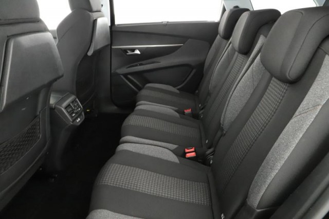 Peugeot 5008  1.5 BlueHDi 