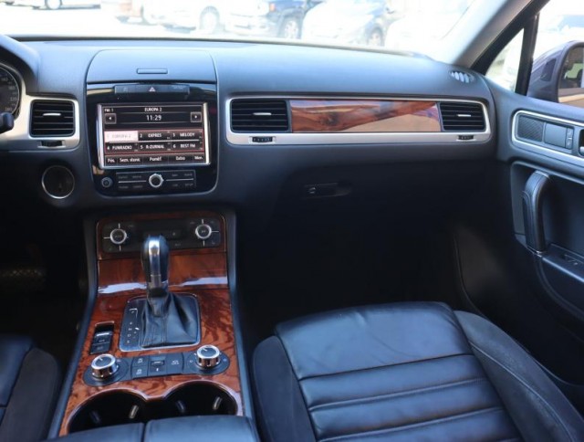 Volkswagen Touareg  3.0 TDI 